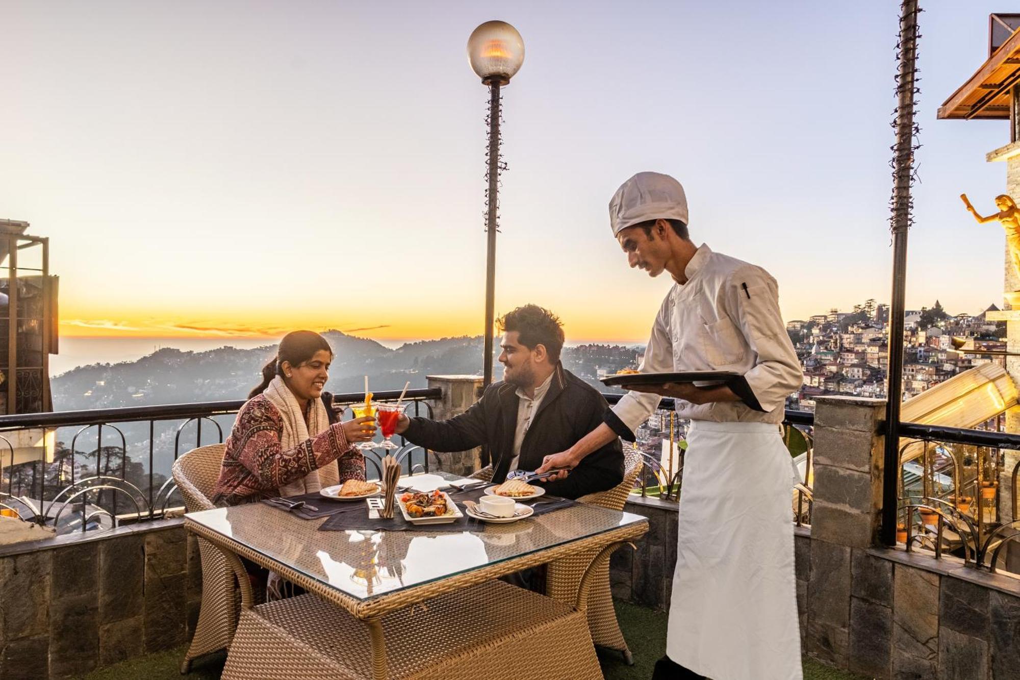Sterling Legacy Shimla Hotel Екстериор снимка